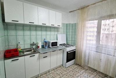 Apartament cu 3 camere decomandat în Tei - 4