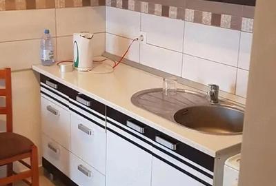 Garsonieră decomandată în Baza 3 - 5