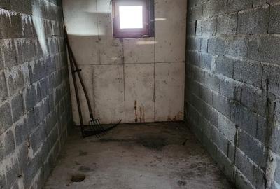 Casă cu 4 camere cu Teren 4395 Mp în Gârleni - 5