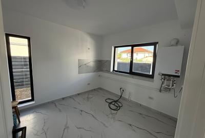Casa individuala cu 4 camere, finisata la cheie. Comision 0 - 9