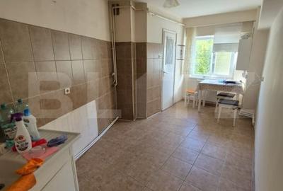 Apartament 4 camere de vanzare - Deva, Bulevardul Decebal - 9