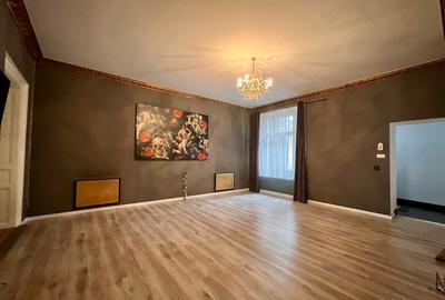 De vânzare apartament 3 camere zona semicentrală - 2