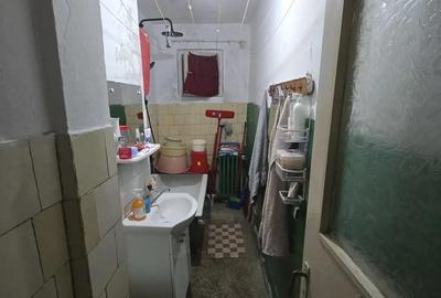 Apartament cu 3 camere semidecomandat în Micro III - 4