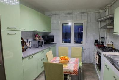 Apartament cu 3 camere decomandat în Democrației - 9