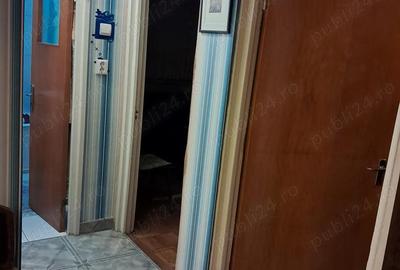 Apartament cu 4 camere decomandat în Calea București