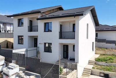 Duplex cu 4 camere cu Canalizare în Uricani - 3
