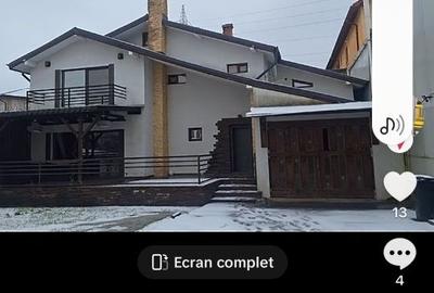 Casă cu 4 camere în Central