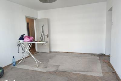 Apartament cu 3 camere semidecomandat în Crângași - 3
