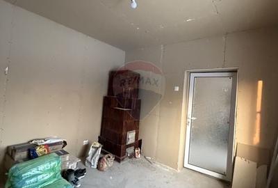 Casă cu 3 camere cu Teren 1179 Mp în Fierbinți-Târg - 5