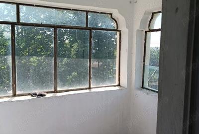 Casă cu 3 camere cu Teren 720 Mp în Central - 2