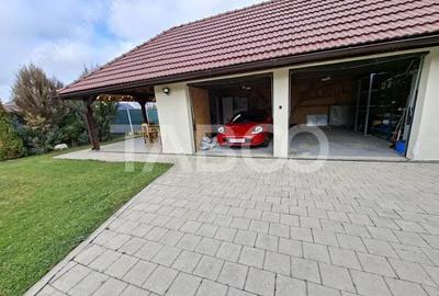 Casa individuala moderna de vanzare 5 camere 2 garaje - 1