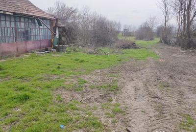 Teren de 3000 mp, în Central - 4