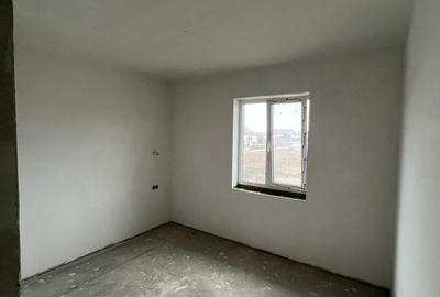 Casă cu 3 camere cu Teren 450 Mp în Central - 2