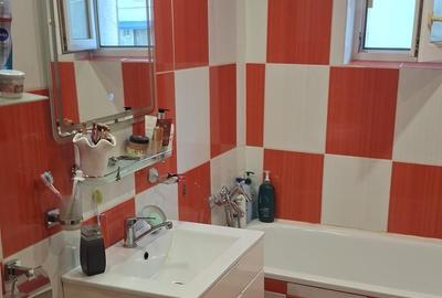 CET , 2 camere decomandat etaj 1 - 5