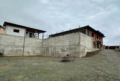 Casă cu 4 camere cu Teren 1800 Mp în Central - 4