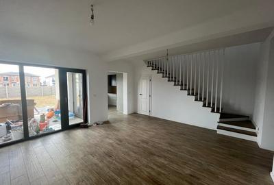 Duplex cu 4 camere cu Canalizare în Moșnița Nouă - 2