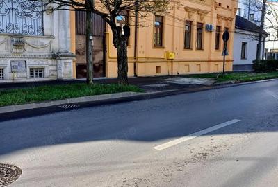 Casă cu 3 camere cu Teren 184 Mp în Central - 8