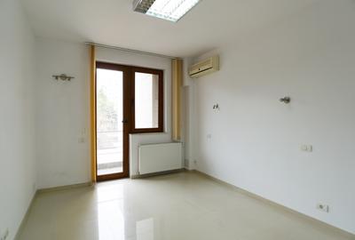 Birou, de 160 mp, în P-ța Victoriei - 9