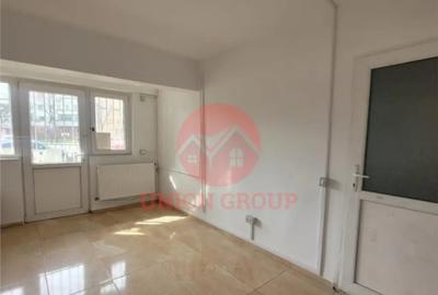 Apartament cu 4 camere decomandat în Casa de Cultură