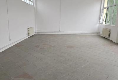 Spațiu comercial, de 160 mp, în Central - 3