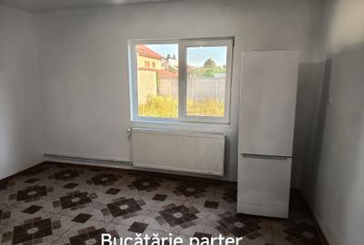 Casă cu 4 camere în Bârzești - 4