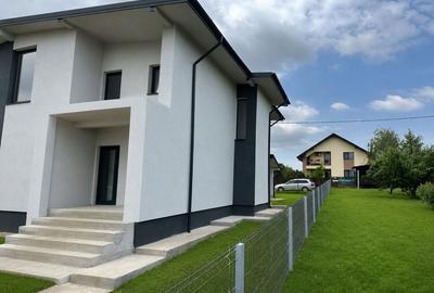 Casă cu 4 camere decomandat în Cug - 5