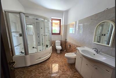 Vând Hotel/Pensiune Breaza: 15 camere, 1000 mp - 14