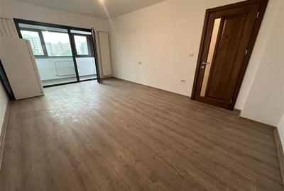Apartament cu 4 camere decomandat în Ștefan cel Mare