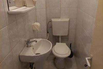 Apartament cu 3 camere semidecomandat în Dâmbovița