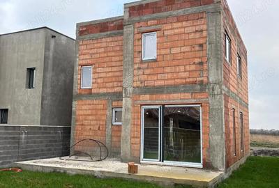 Casă cu Teren 300 Mp în Săcălaz - 2