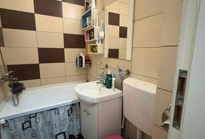 Garsonieră decomandată în Baza 3 - 3