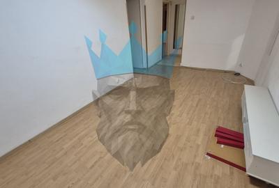 Apartament cu 3 camere decomandat în Aviației