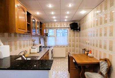 Apartament cu 5 camere decomandat, mobilat în Păcii