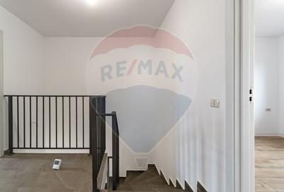 Casă cu 8 camere cu Teren 500 Mp în Tărlungeni - 25