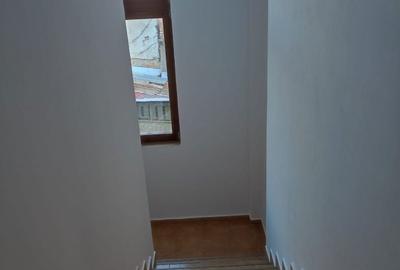 Casă cu 4 camere cu Teren 209 Mp în Central - 1