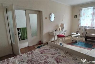 Casă cu 6 camere cu Teren 265 Mp în Central - 3