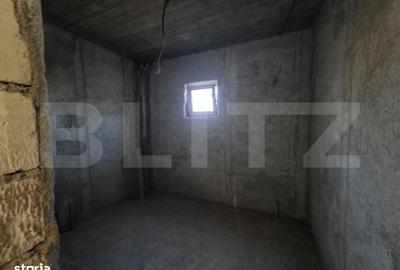 Casă cu 9 camere cu Teren 500 Mp în Tineretului - 18