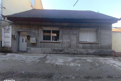 Casă cu 6 camere cu Canalizare în Stăvila - 1