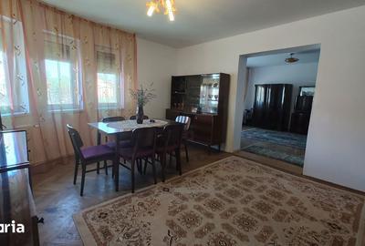 Casă cu 4 camere cu Teren 1564 Mp în Central - 10