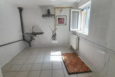 Casă cu 6 camere în Apărătorii Patriei - 2