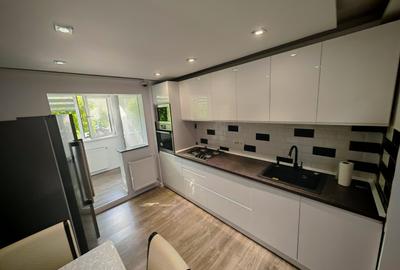 Apartament 4 cam | 11' Metrou Aparatorii Patriei | centrala | renovat - 1