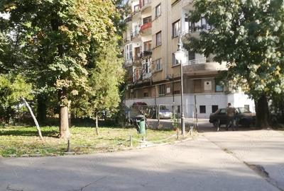 Apartament cu 2 camere decomandat în Cișmigiu