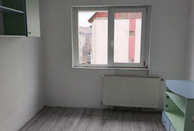 Apartament cu 3 camere decomandat în Exterior Vest - 7