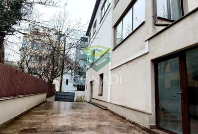 Casă individuală cu 7 camere cu Canalizare în Primăverii - 14