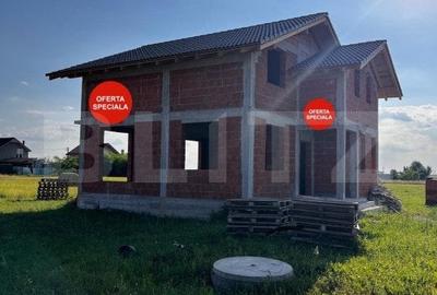 CASA DE VANZARE LA ROSU IN CIHEI, STRADA INCHISA,ZONA LINISTITA - 2