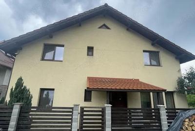 De vanzare 2 case la pret de una | 977 mp teren | drum privat - 1