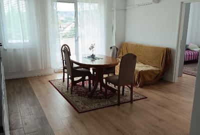 Apartament 3 camere Podul Berariei, partea de jos a orasului , et 1 - 1