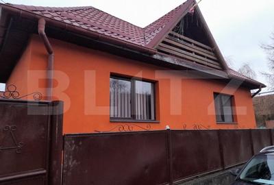 Casa  3 camere SI GRADINA 550mp in vatra satului TARLUNGENI - 1