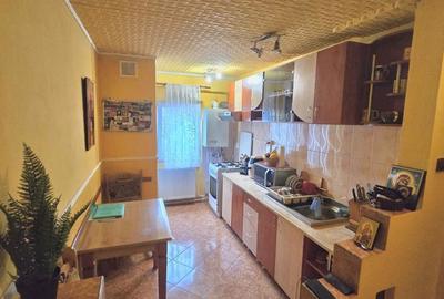 Apartament cu 3 camere decomandat în Micro 17 - 12
