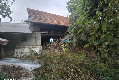 Casă cu 6 camere cu Teren 1600 Mp în Lisa